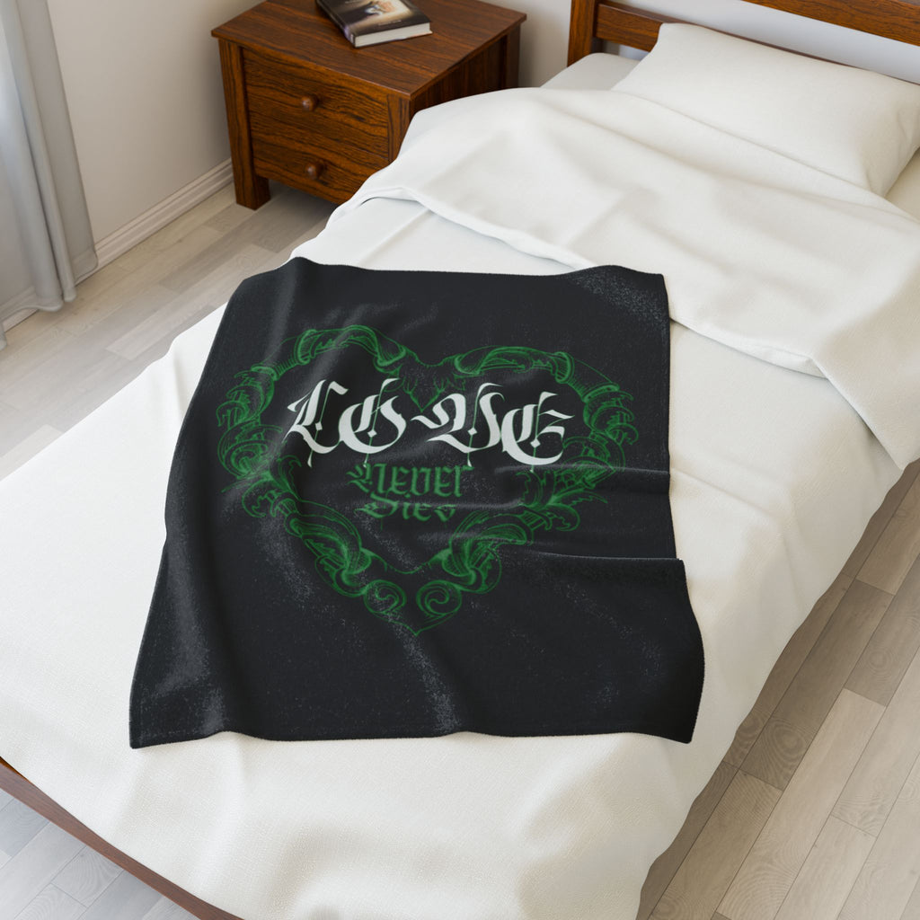 Velveteen Plush Blanket – Green Ornate Heart “Love Never Dies” Throw