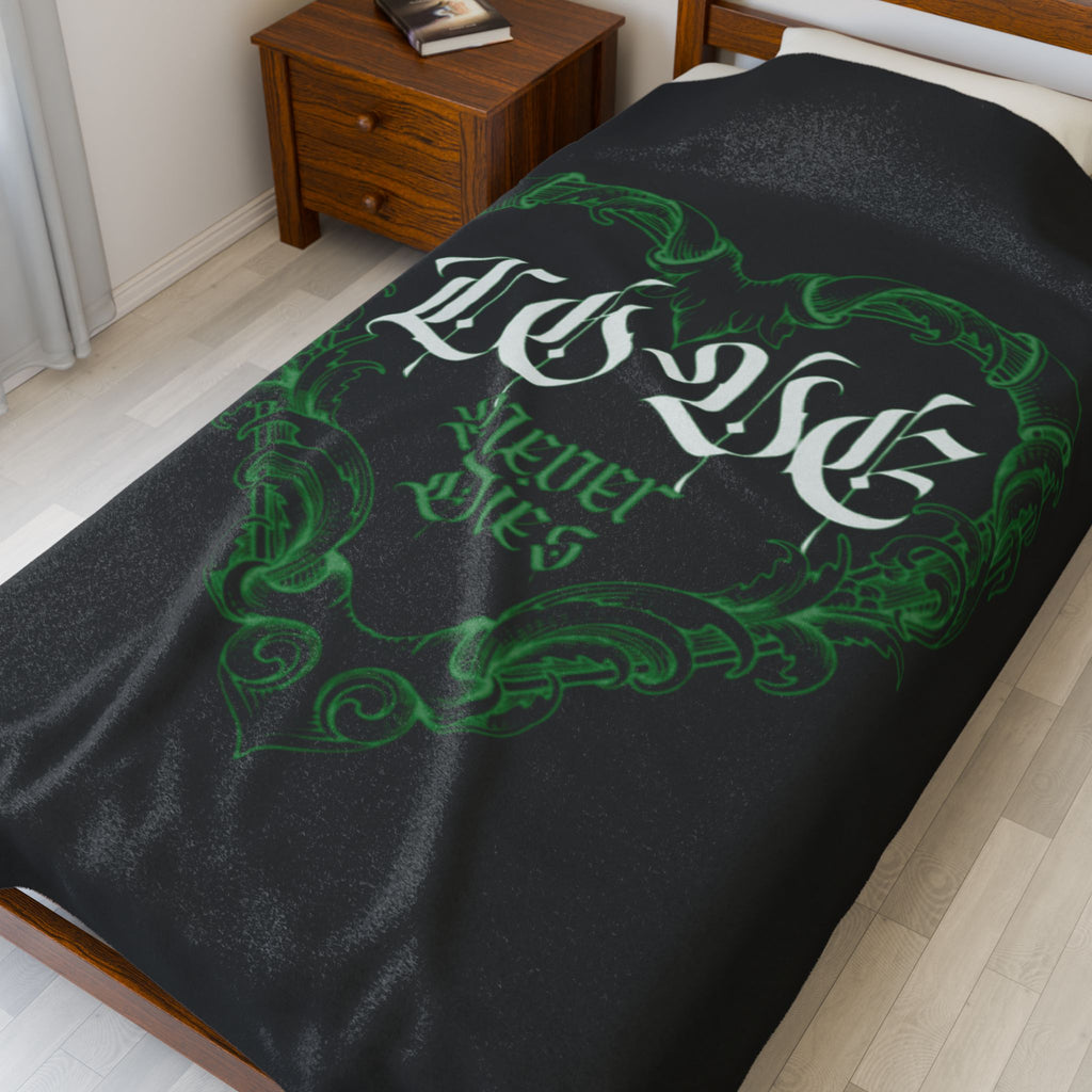 Velveteen Plush Blanket – Green Ornate Heart “Love Never Dies” Throw